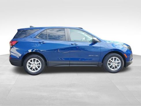 Certified 2022 Chevrolet Equinox LS w/ LS Convenience Package FWD image 6