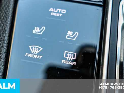 Used 2023 Porsche Cayenne Platinum Edition image 53