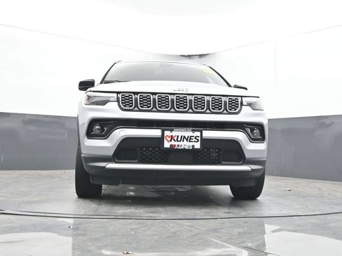 Used 2025 Jeep Compass Limited AWD/4WD image 48