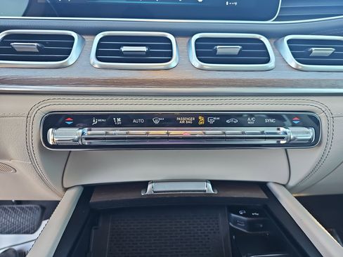 Used 2020 Mercedes-Benz GLE 450 4MATIC image 22