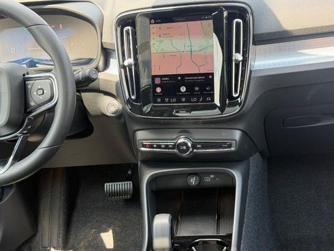 New 2026 Volvo XC40 B5 Ultra w/ Climate Package AWD/4WD image 7