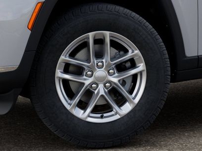 New 2026 Jeep Grand Cherokee L Laredo w/ Trailer Tow Package