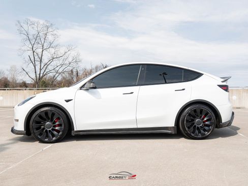 Used 2022 Tesla Model Y Performance image 4