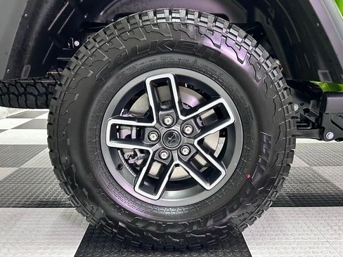 New 2025 Jeep Gladiator Mojave image 9