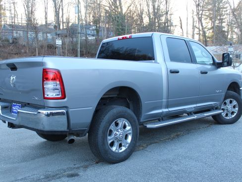Used 2024 RAM 2500 Big Horn w/ Bed Utility Group image 5
