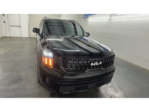 Used 2024 Kia Telluride EX X-Line AWD/4WD image 3