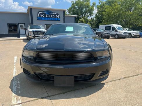 Used 2011 Ford Mustang Premium w/ 203A Rapid Spec Order Code image 4