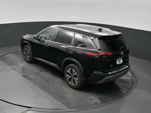 Used 2022 Nissan Rogue SV w/ SV Premium Package image 14