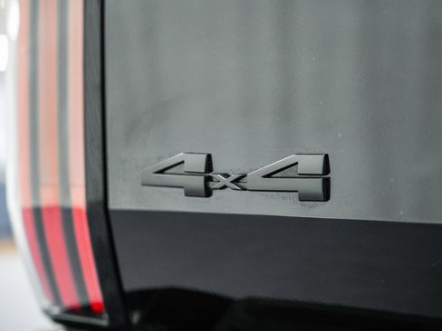 Used 2023 Toyota Tundra Platinum image 17