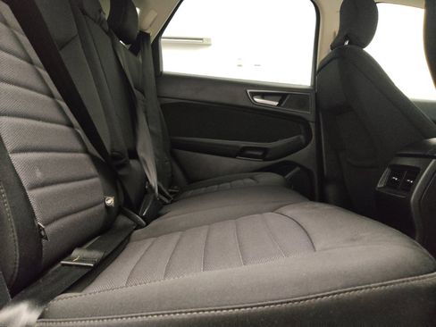 Used 2018 Ford Edge SE w/ Cargo Accessory Package FWD image 19