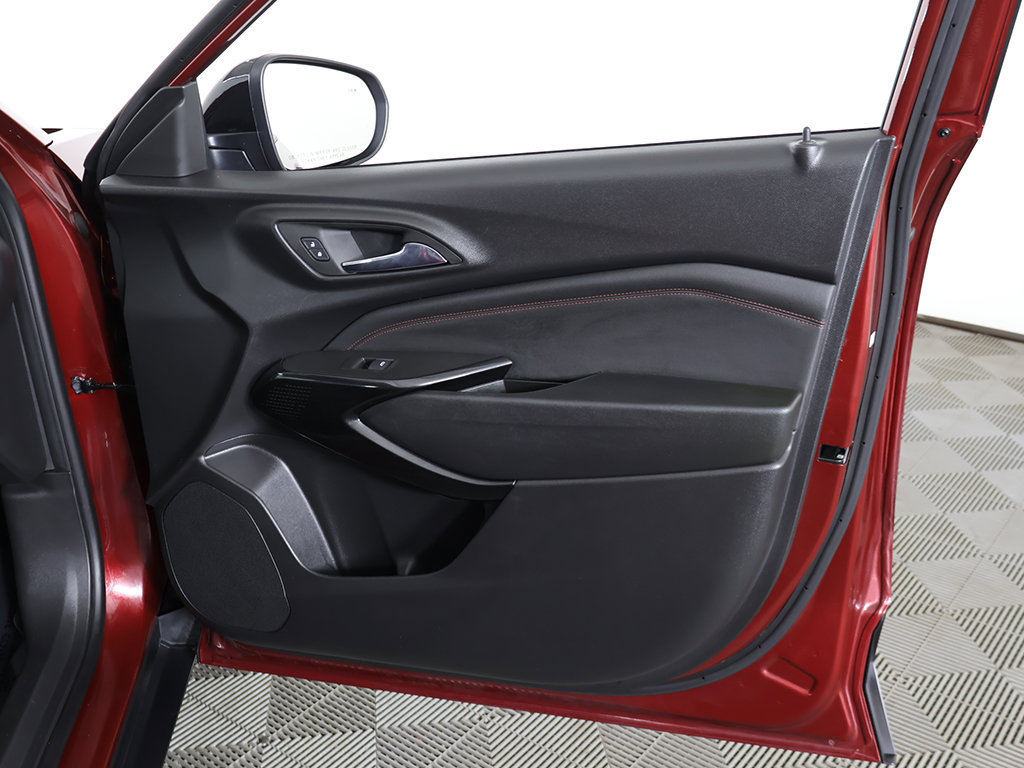 Used 2024 Chevrolet Trax RS w/ Driver Confidence Package FWD image 24