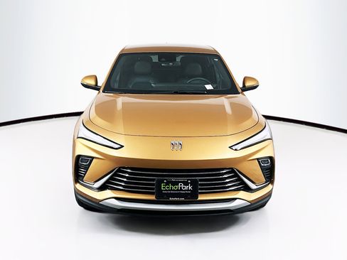 Used 2025 Buick Envista Preferred FWD image 2