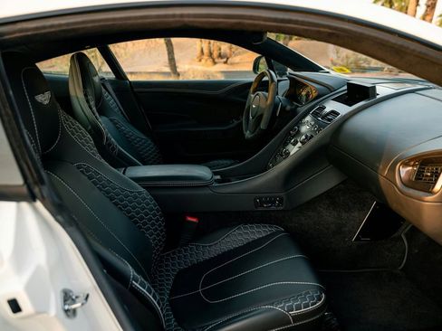 Used 2015 Aston Martin Vanquish Coupe image 39