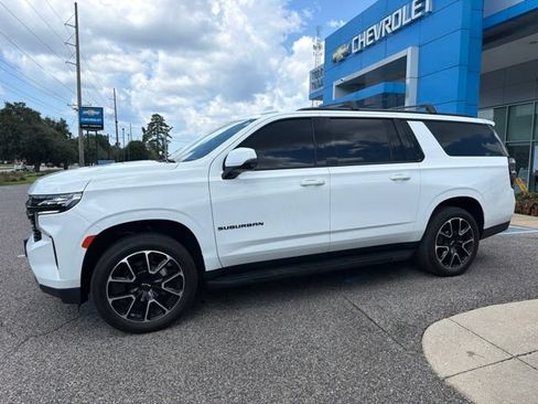 Used 2024 Chevrolet Suburban RST w/ Luxury Package RWD image 7
