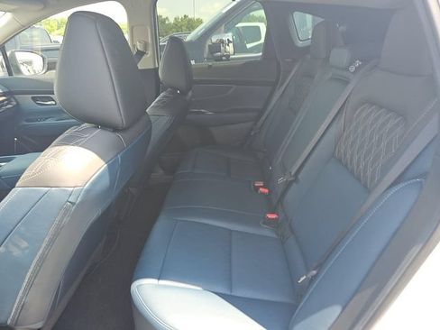 Certified 2026 Nissan Murano Platinum AWD/4WD image 4