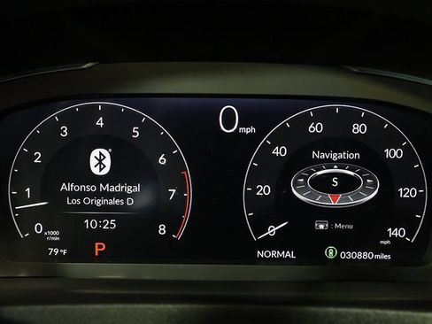 Used 2025 Honda Pilot Black Edition image 18