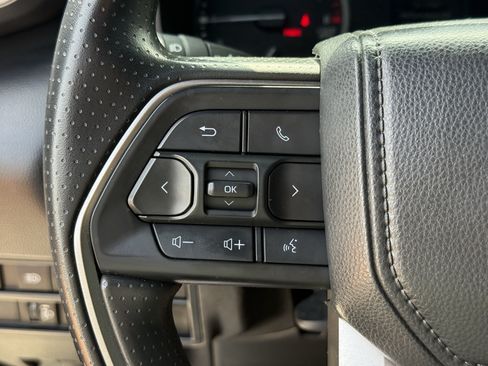 Used 2025 Toyota Tundra SR5 w/ SR5 Convenience Package AWD/4WD image 16