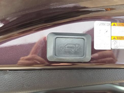 Used 2018 Toyota RAV4 XLE FWD image 34