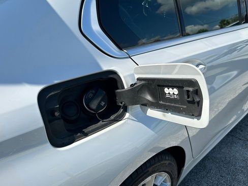 Used 2025 BMW 330i Sedan image 38