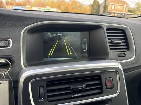 Used 2017 Volvo S60 T5 Inscription w/ Convenience Package image 22