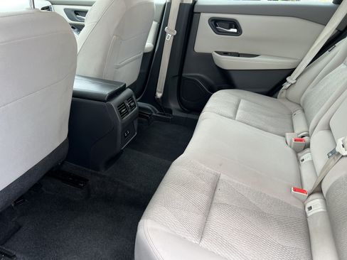 Used 2025 Nissan Rogue SV AWD/4WD image 14