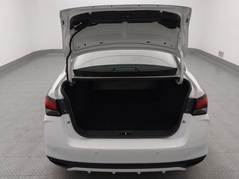 Used 2023 Nissan Versa S FWD image 29