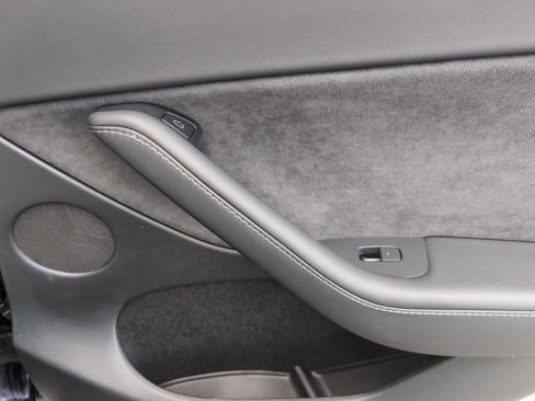 Used 2023 Tesla Model Y Long Range image 14