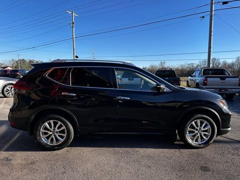 Used 2018 Nissan Rogue SV w/ Premium Package image 7