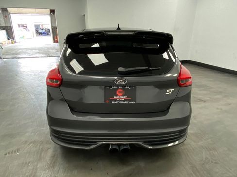 Used 2017 Ford Focus ST w/ Equipment Group 401A image 5