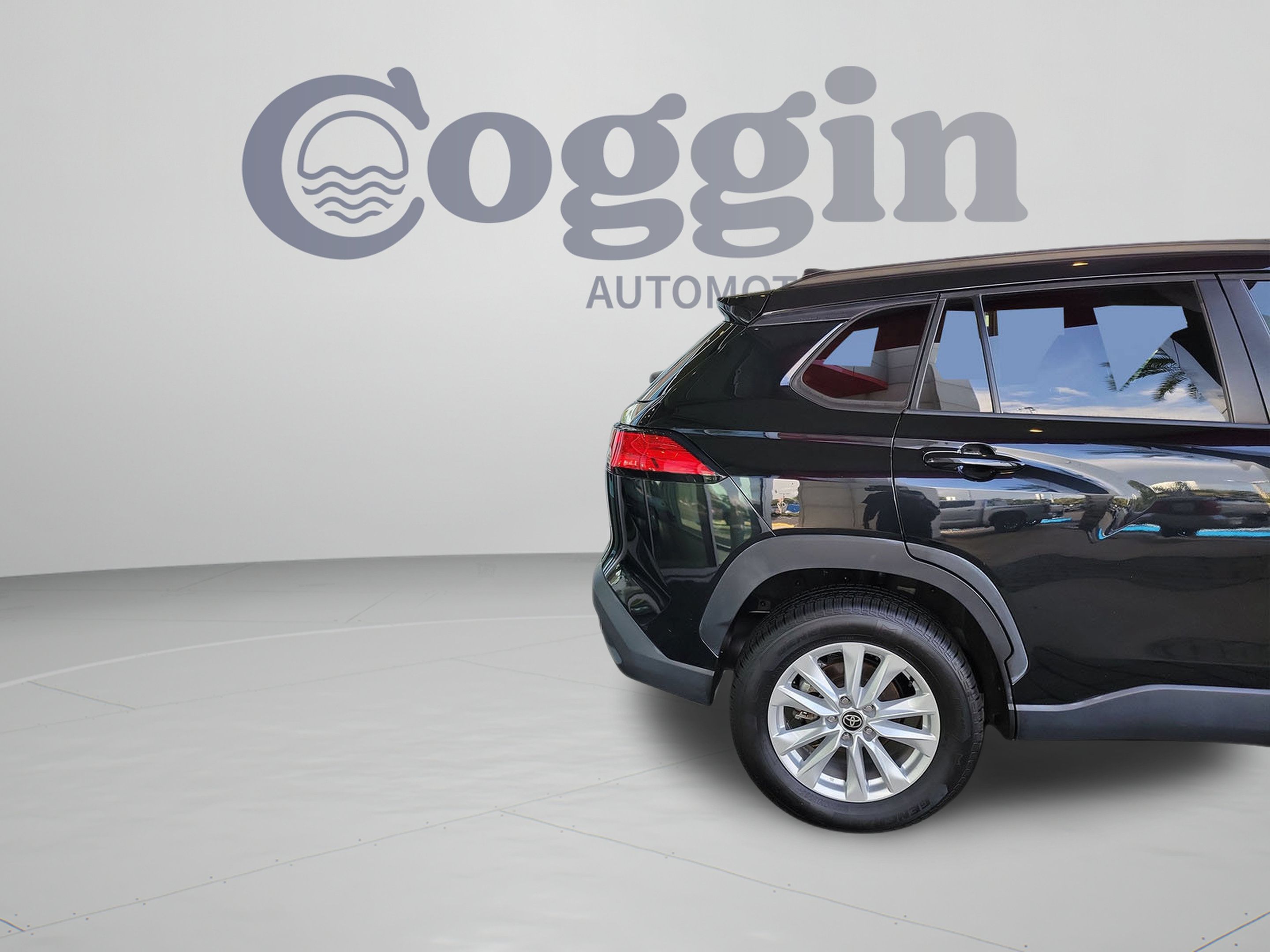 Used 2022 Toyota Corolla Cross LE FWD image 35