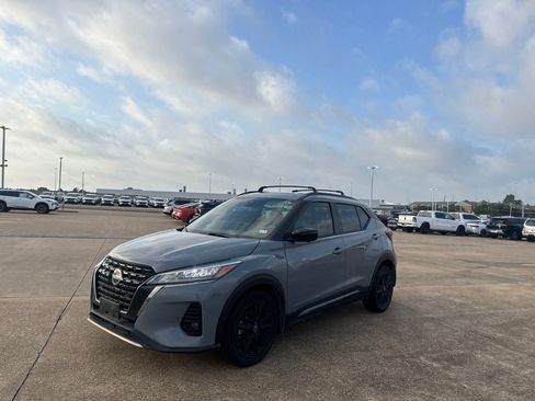 Used 2024 Nissan Kicks SR w/ SR Premium Package FWD image 8