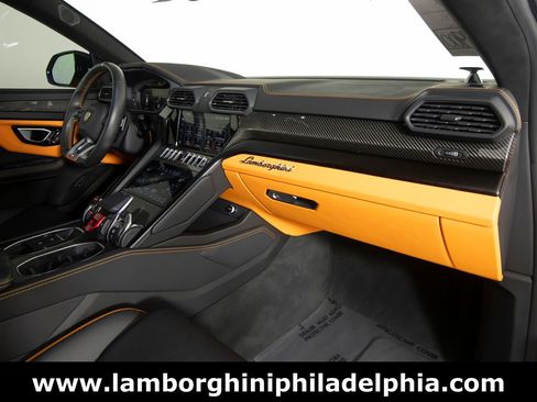 Used 2024 Lamborghini Urus S AWD/4WD image 29