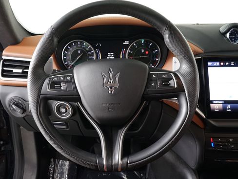 Used 2023 Maserati Ghibli Modena Q4 AWD/4WD image 20