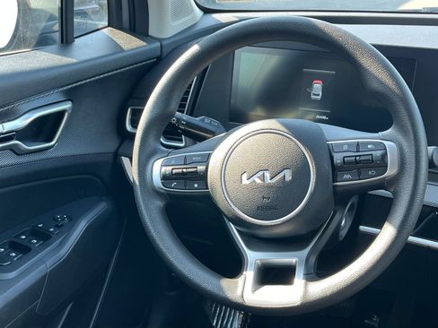 Used 2025 Kia Sportage LX FWD image 21