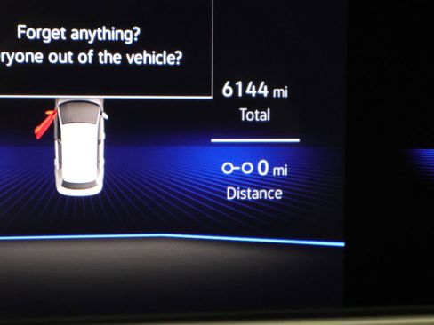 Used 2025 Volkswagen Taos SE image 38