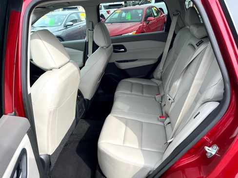 Used 2023 Nissan Rogue SL image 12