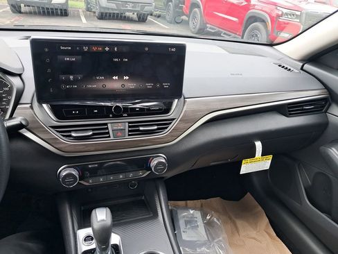 New 2025 Nissan Altima 2.5 SV w/ SV Special Edition Package image 20