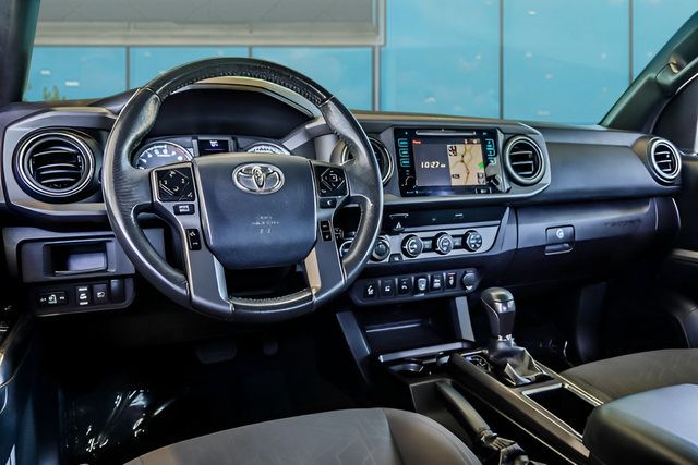 Used 2019 Toyota Tacoma TRD Off-Road w/ Technology Package AWD/4WD image 12