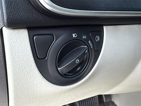 Used 2008 Saab 9-3 2.0T w/ Cold Weather Package image 29