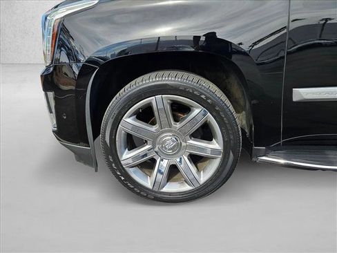 Used 2020 Cadillac Escalade ESV Luxury image 24
