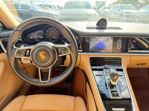 Used 2018 Porsche Panamera 4 AWD/4WD image 21