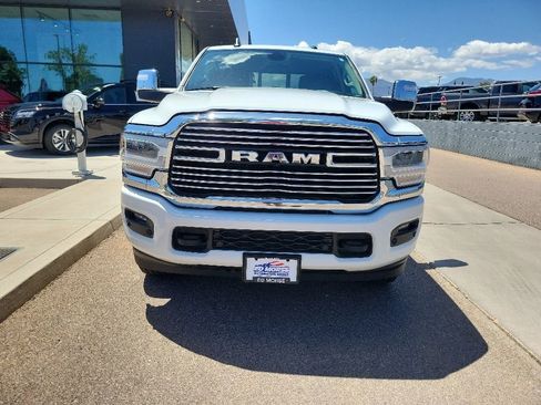 Used 2024 RAM 2500 Laramie AWD/4WD image 2