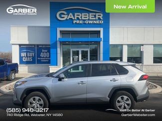 Used 2023 Toyota RAV4 LE video 1