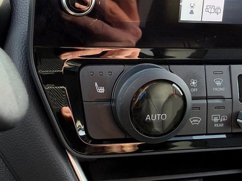 Certified 2025 Toyota Grand Highlander AWD image 22