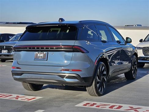 New 2026 Lincoln Nautilus Reserve w/ Jet Appearance Package image 7