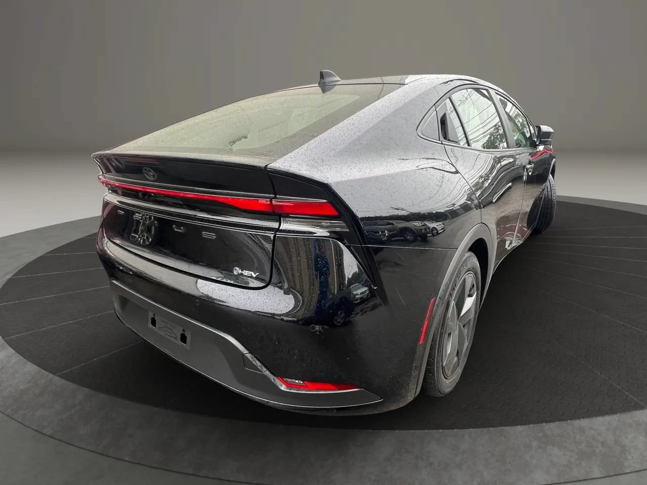Used 2026 Toyota Prius LE FWD image 4