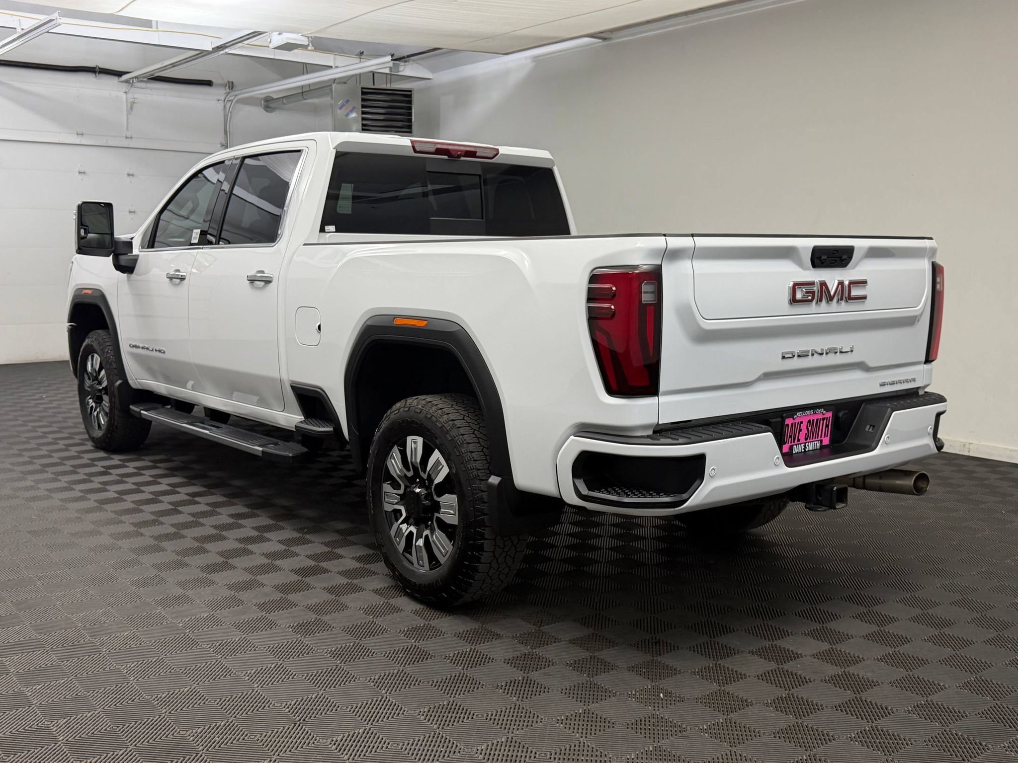 Used 2026 GMC Sierra 2500 Denali w/ Technology Package AWD/4WD image 3