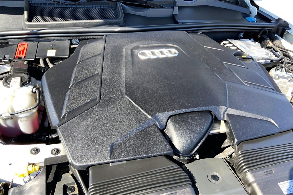 Used 2023 Audi Q7 3.0T Premium AWD/4WD image 32
