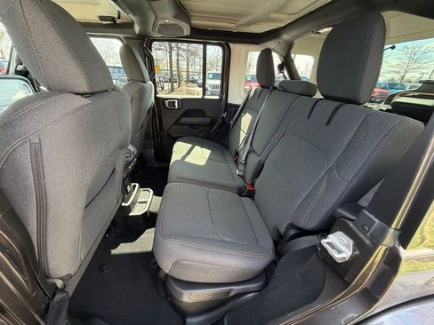 Used 2025 Jeep Wrangler Sahara 4xe image 17