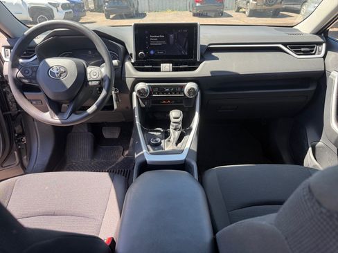 Used 2024 Toyota RAV4 LE AWD/4WD image 19